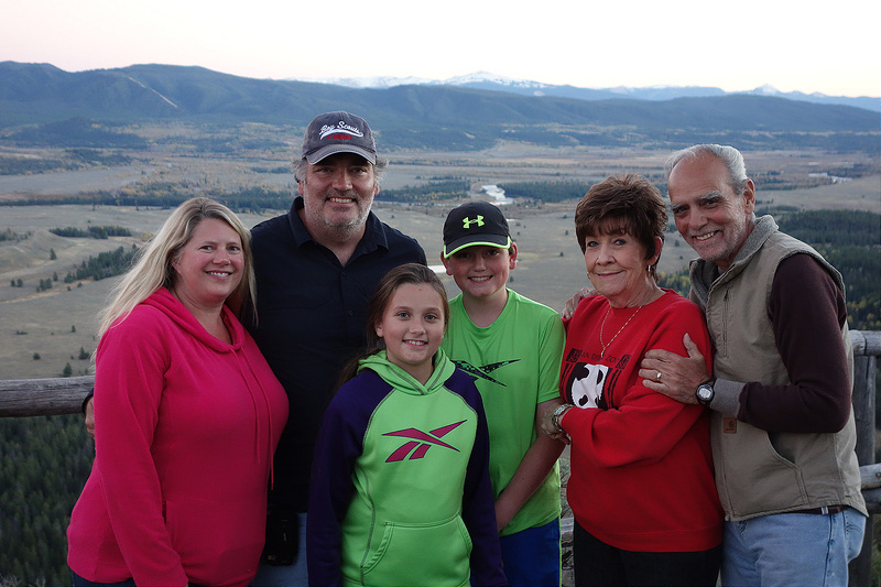 GT-Fam Atop Signal Mt.